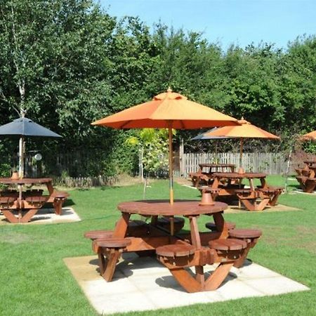 Premier Inn Premier Inn Southend Airport Экстерьер фото