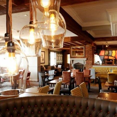 Premier Inn Premier Inn Southend Airport Экстерьер фото