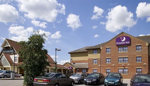 Premier Inn Premier Inn Southend Airport Экстерьер фото
